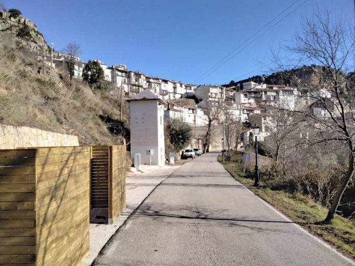 Illetes de contenidors (Foto, Ajuntament de Vallibona)