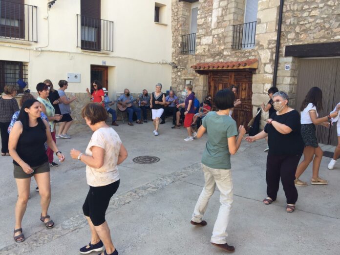 La jota es viu a Vistabella (4)