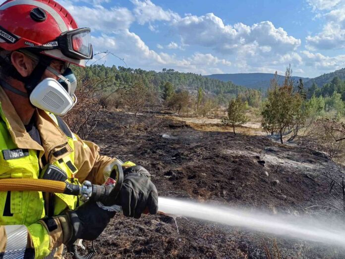 Treball dels bombers a Ortells