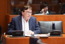 Teruel Existe reclama mejoras en las carreteras dañadas por los camiones de arcilla. El portavoz de Aragón-Teruel Existe, Tomás Guitarte.