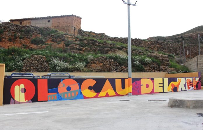 Mural de Javier Soligó a la entrada de Olocau del Rey Mural de Javier Soligó a la entrada de Olocau del Rey
