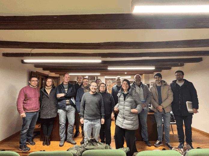 Els alcaldes es van reunir per tractar aquest assumpte Els alcaldes es van reunir per tractar aquest assumpte