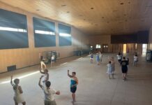 Vilafranca balla al ritme de la jota i el bolero de Castelló Classe de jota i bolero de Castelló