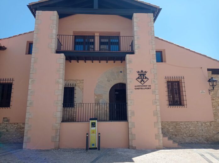 L'escut a les oficines municipals L'escut a les oficines municipals