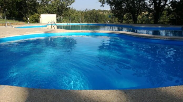 PISCINA RIVET