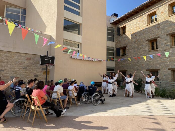 Actuación del grupo de baile funky