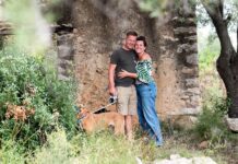 Tírig planta cara a la despoblació: una parella d’holandesos reobri una masia del poble gràcies a la campanya municipal de promoció a Europa Edgar i Karin