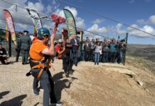 Cantavieja inaugura una de las tirolinas más largas de Aragón