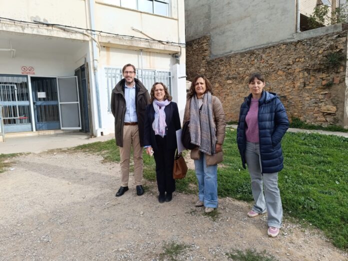 Albocàsser reclama la renovació urgent del CEIP Joan de Brusca després de la visita del Director General d’Infraestructures Educatives