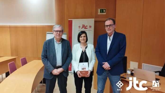 La doctora María José Vicente