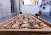 Les barres a la plaça i 13077 pastissos per a la festa de Sant Antoni a Vilafranca